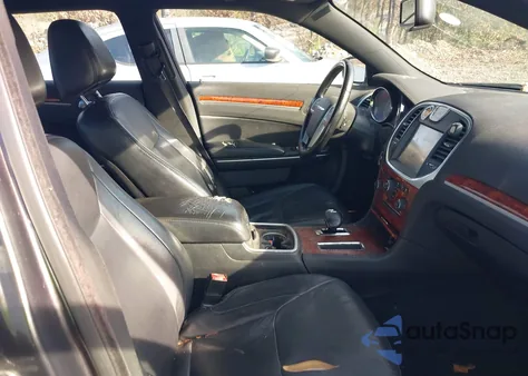 2014 Chrysler 300 z USA, uszkodzony, nr VIN 2C3CCAAGXEH289188